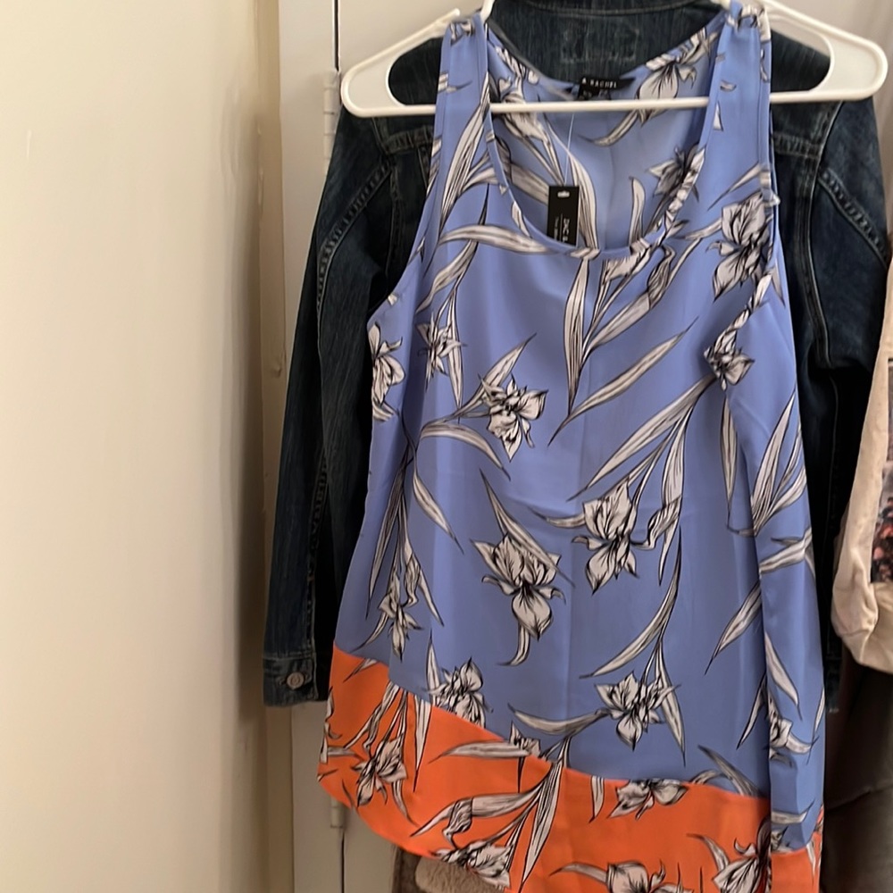Gorgeous sleeveless blouse in periwinkle and apricot